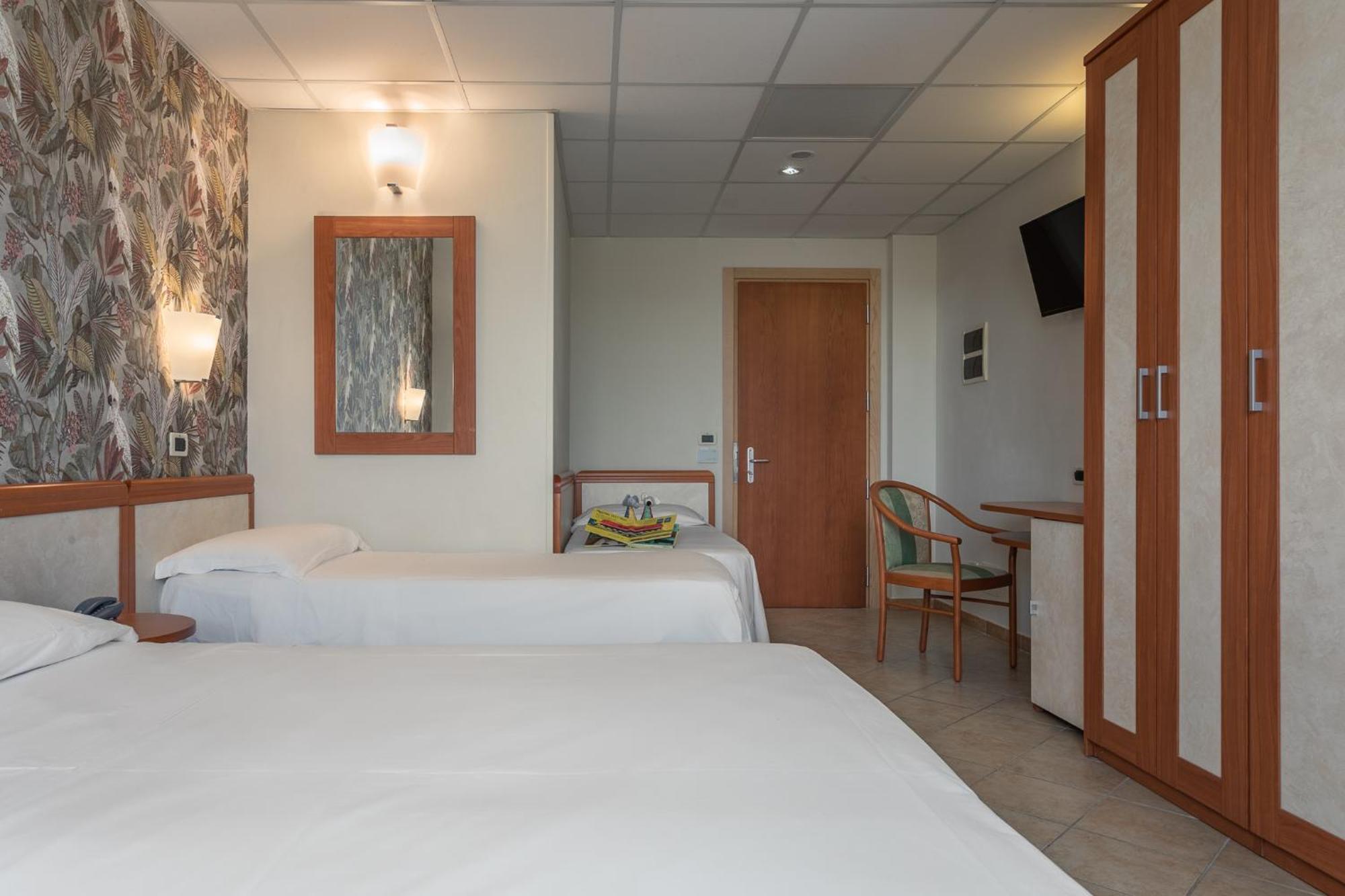 Hotel Prestige Montesilvano Marina Esterno foto