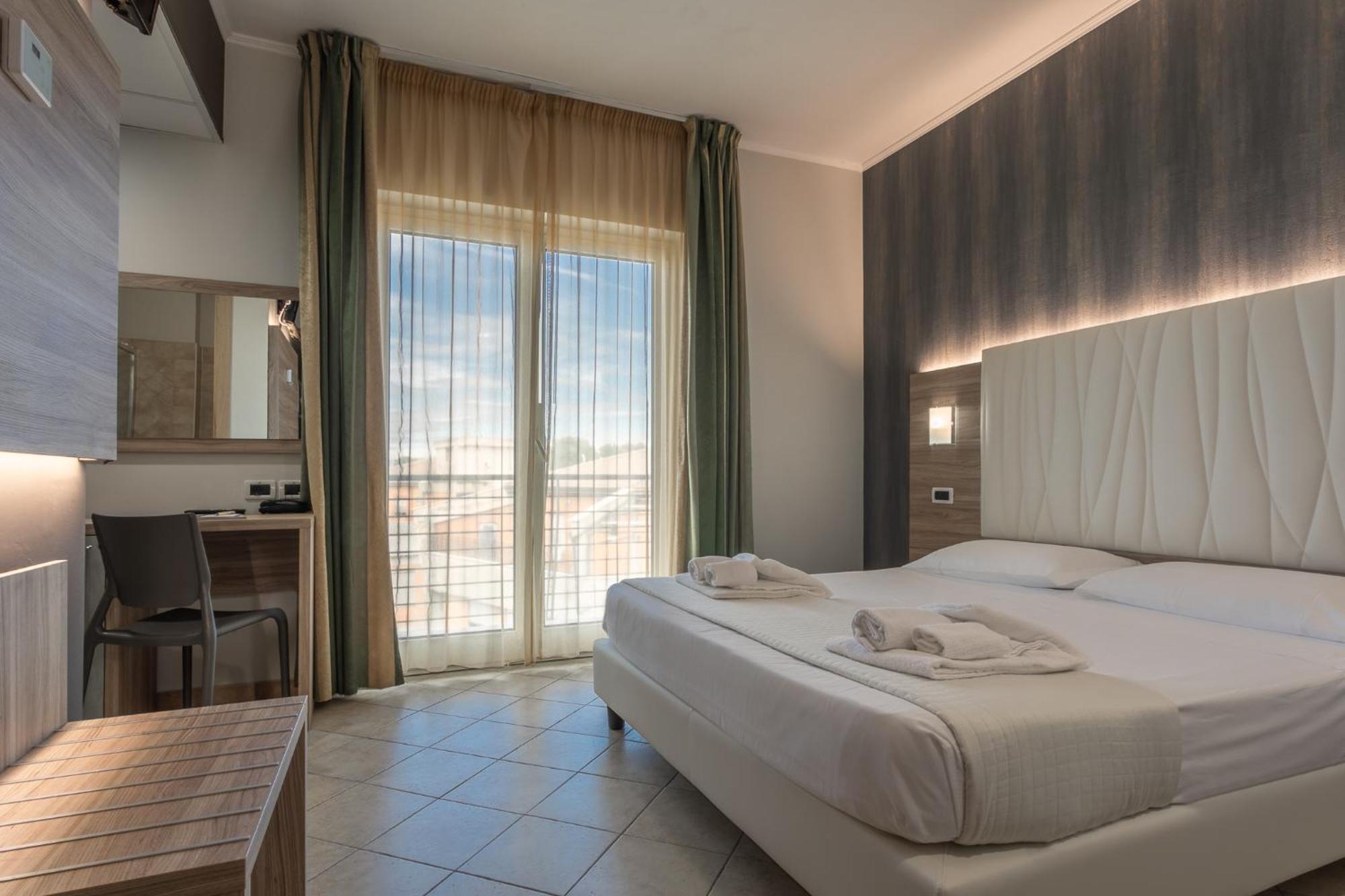 Hotel Prestige Montesilvano Marina Esterno foto