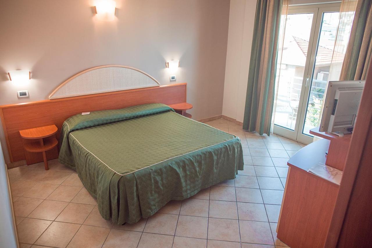 Hotel Prestige Montesilvano Marina Esterno foto